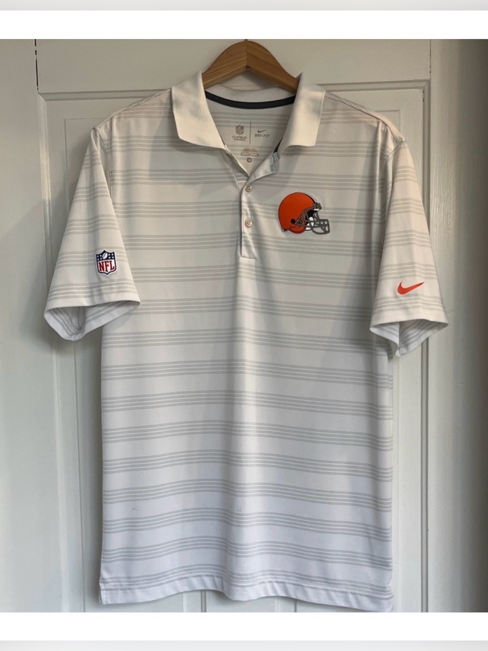 Nike NFL Cleveland Browns White and Gray Striped Polo Shirt Size Medium